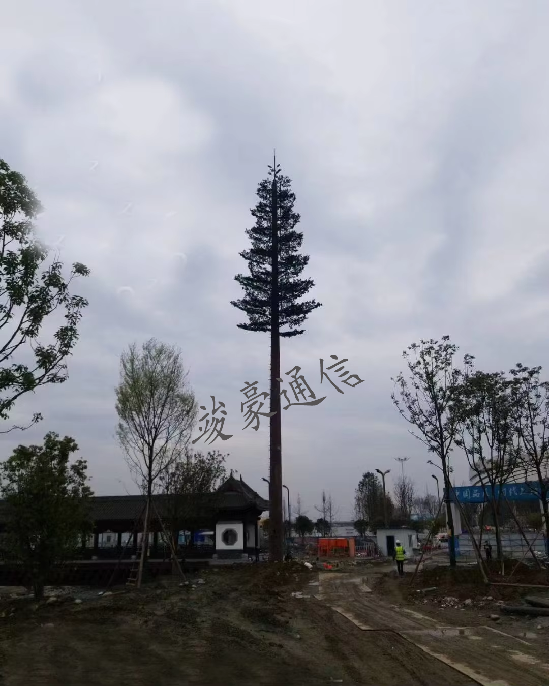 仿樹塔安裝