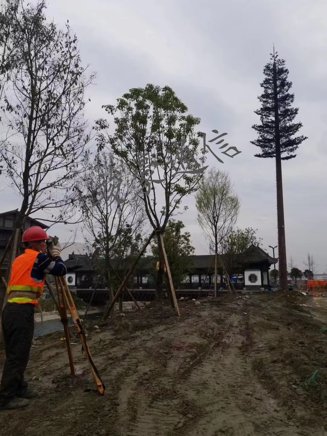 仿樹塔安裝